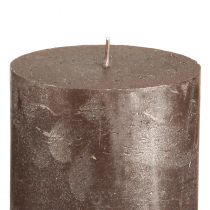 položky Jednobarevné hnědé sloupkové svíčky, měděná metalíza, 70×80 mm, sada 4 kusů – dekorativní svíčky pro styl a teplo