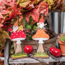 Muchomůrka na podzim, dřevěná dekorace, trpaslík na houbě oranžová / červená H21 / 19,5cm 4ks