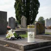 položky Grave light svíčka na psí hrob pro zvířata bílá Ø7cm V16,5cm