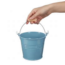 položky Dekorativní vědro, kovové, dřevěná rukojeť, květináč, modré, výška 16 cm, 2 kusy