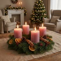položky Elegantní starožitné svíčky s růžovými sloupky 70×80 mm, sada 4 kusů, pro dekoraci stolu, adventní věnec a romantickou atmosféru.