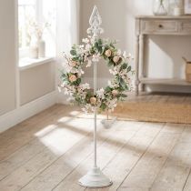 položky Držák na věnec Shabby Chic White Stojan na věnec kovový 4 háčky H76cm