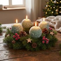 položky Sada 4 zelených svíček ve tvaru sněhové koule, 8 cm, adventní vánoční dekorace.