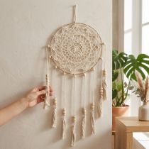 položky Nástěnná dekorace z makramé snů, boho chic, ručně vyráběná, krémová, Ø22cm, V54cm