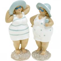 Ozdobná figurka dámy na pláži, letní dekorace, koupací figurky s kloboukem modrá/bílá H15/15,5cm sada 2 ks
