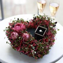 Květinové pěnové srdce černé 17cm 2ks svatební dekorace