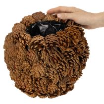 položky Dekorativní květináč s borovými šiškami, přírodní vzhled, 27 cm. Kulatý květináč z borových šišek, přírodní hnědý, vyrobený z borových šišek, 27 cm x 22 cm.