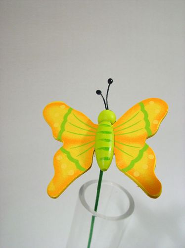 položky Motýl na trsátku zelené / žluté dřevo 7cm (24ks)