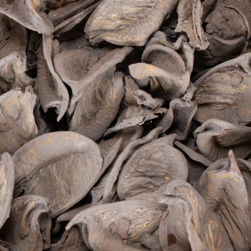 položky Dekorace stolu potpourri s ořechy pro přirozenou letní atmosféru