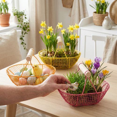 Drátěný koš s dřevěnou rukojetí. Praktický design. Ideální pro jarní dekorace, do domácnosti i kanceláře. 17 cm, 6 kusů. | Floristik24.cz
