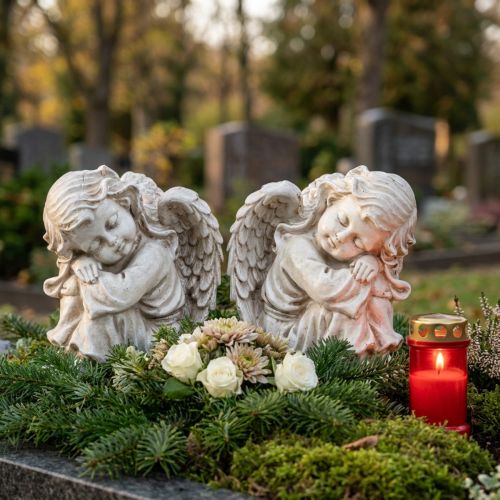 Dekorativní figurka sedícího truchlícího anděla krémová 6,5×5×7,5 cm 2 kusy | Floristik24.cz
