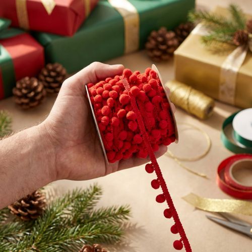 Ozdobná stuha s bambulkami Pom Pom Ribbon červená 20mm 15m | Floristik24.cz