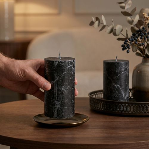 Černé sloupové svíčky 85×150 mm 2 ks, probarvené, elegantní pro dekoraci a vytvoření atmosféry | Floristik24.cz