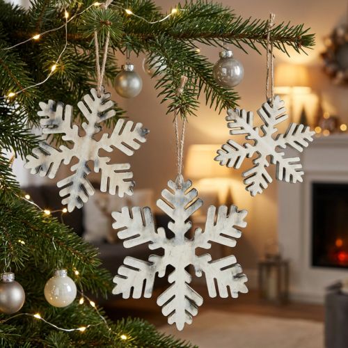 Dřevěné vločky bílo-šedého druhu. 7-12cm 6ks | Floristik24.cz