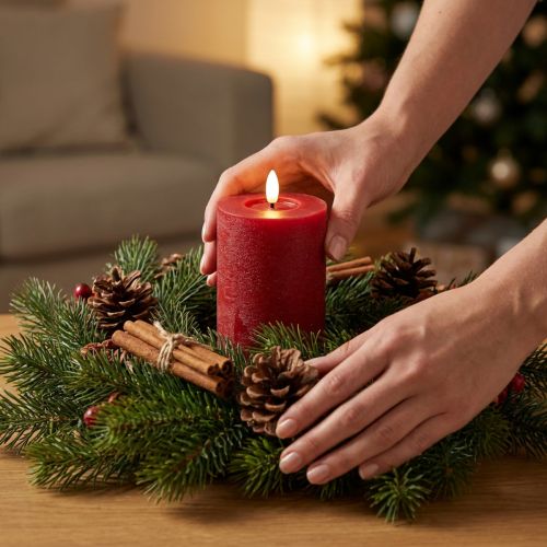 položky LED sloupová svíčka z pravého vosku v červené barvě s časovačem a teplým bílým světlem, 12 cm