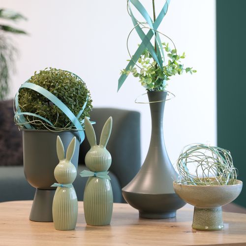 položky Keramická figurka velikonočního zajíčka v pastelově zelené barvě, dekorace na stůl, 22 cm, 2 kusy