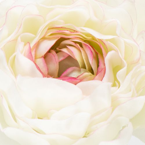 položky Umělý pryskyřník s jemnými květy pro stylovou a snadnou údržbu, 51 cm, 3 kusy.