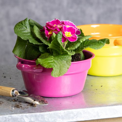 položky Kovový květináč, originální design pro sofistikované obytné prostory a stylovou dekoraci, 17 cm, 3 kusy