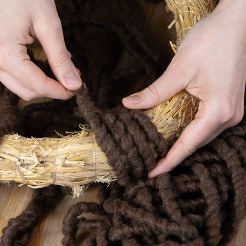 položky Nadýchaná vlněná šňůra Mirabell, hnědá, 25m, dekorativní stuha pro květinářství a tvoření