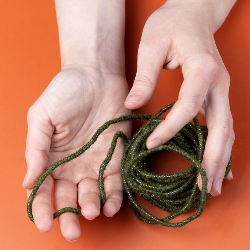 položky Zelená vlněná šňůra se zlatou nití, 5m x 5mm s drátkem, na dekoraci a tvoření