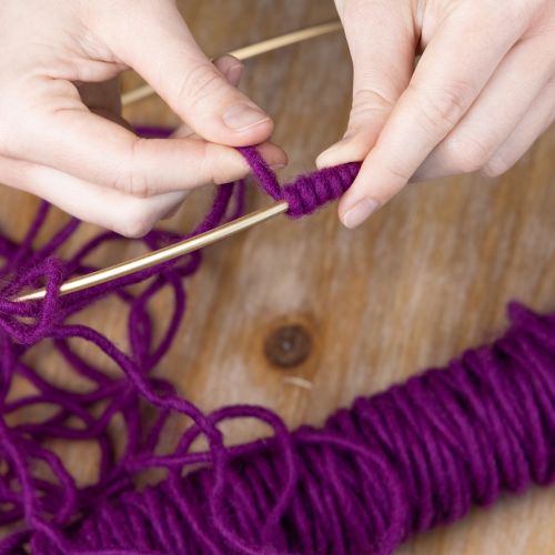 položky Vlněná šňůra, fialová, 55m dekorativní provázek pro květinářství a tvoření