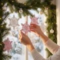 Dřevěná sněhová vločka 8-12cm růžová/bílá 12 ks. | Floristik24.cz