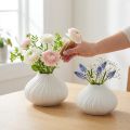Váza na květiny keramický tvar cibule bílá Ø13cm H13,5cm 2ks | Floristik24.cz