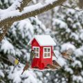 Krmítko pro ptáčky Červené a bílé kovové krmítko pro ptáčky H19cm | Floristik24.cz