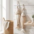 Dřevěná dekorace rybka námořní přívěsek Paulownia wood 27cm 2ks | Floristik24.cz