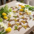 Bodová dekorace motýli dřevo zelená/žlutá/oranžová 3×4cm 24 ks | Floristik24.cz