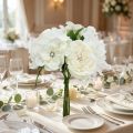 Elegantní dekorativní svatební kytice s perlami a kamínky, umělé květiny, hedvábná květinová kytice, bílá a krémová svatební dekorace, 29 cm | Floristik24.cz
