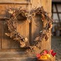 Dekorativní věnec na dveře ve venkovském stylu ve tvaru srdce z větví s dubovými listy, přírodní nástěnná dekorace Ø28cm | Floristik24.cz